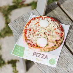 Une pizza My Pie dans sa boîte de présentation