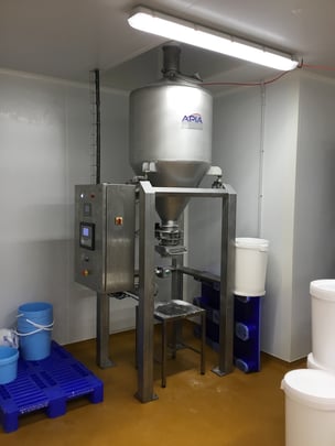Systéme hygiénique et semi automatiséde preparation de batchs de sucre