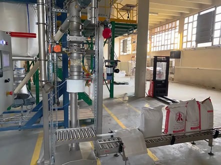 Ligne d'ensachage de mix semoules avant l'ajout du tamiseur