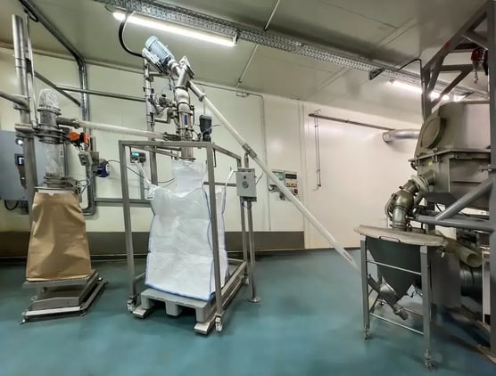 Ligne de conditionnement d'infusions vers bigbags et sacs à partir d'un vide-sacs APIA Technologie