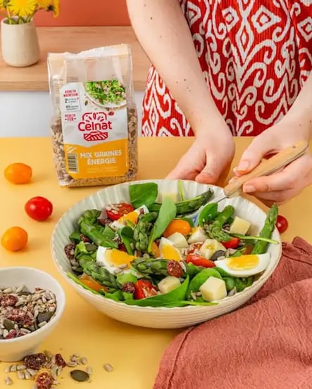 Une salade composée agrémentée des graines Celnat de type Graines Enérgie