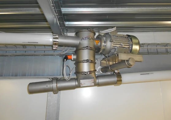 Exemple de relai d'une vis de transfert flexible vers une autre vis de transfert pour prolonger le circuit