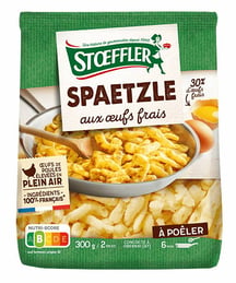 Un paquet de pâtes fraîches alsaciennes Spaetzles de la marque Stoeffler