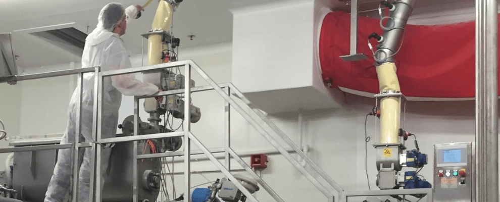Installation d'une ligne de production industrielle dans une usine alimentaire