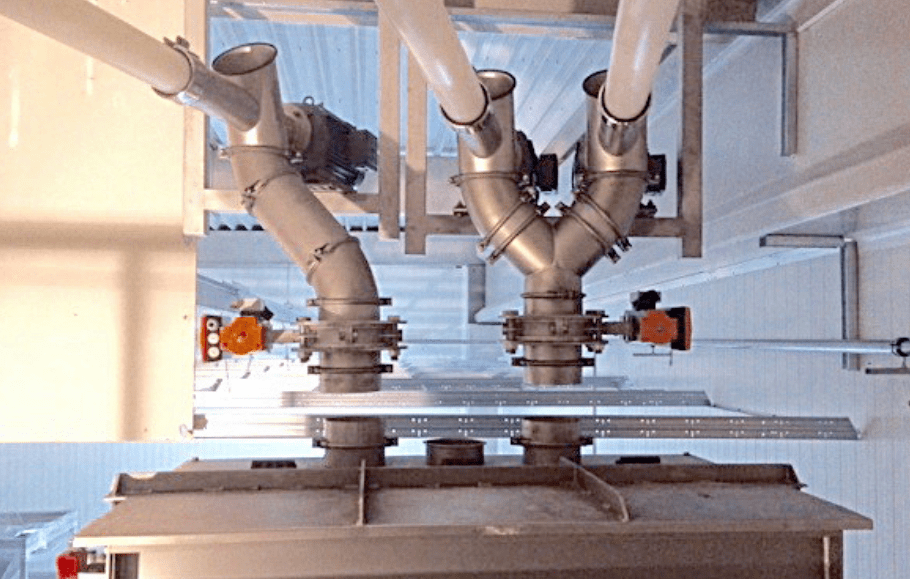 Alimentation d'un mélangeur de poudres dans une usine alimentaire bretonne
