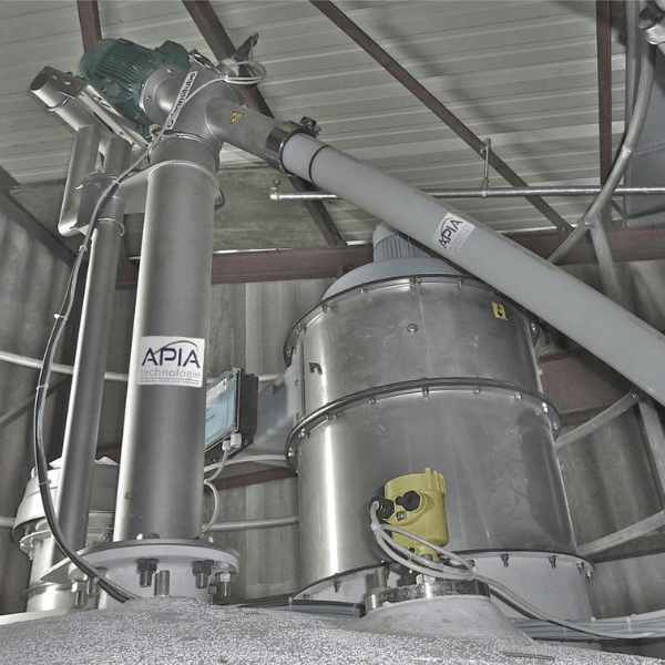 détail d'un chargement de silo à poudre