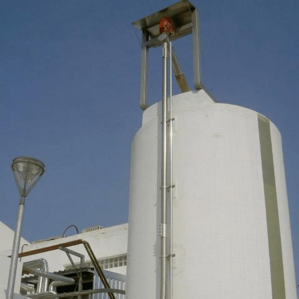 Système d'alimentation par vis sans fin d'un silo extérieur pour stocker des poudres et ingrédients alimentaires 