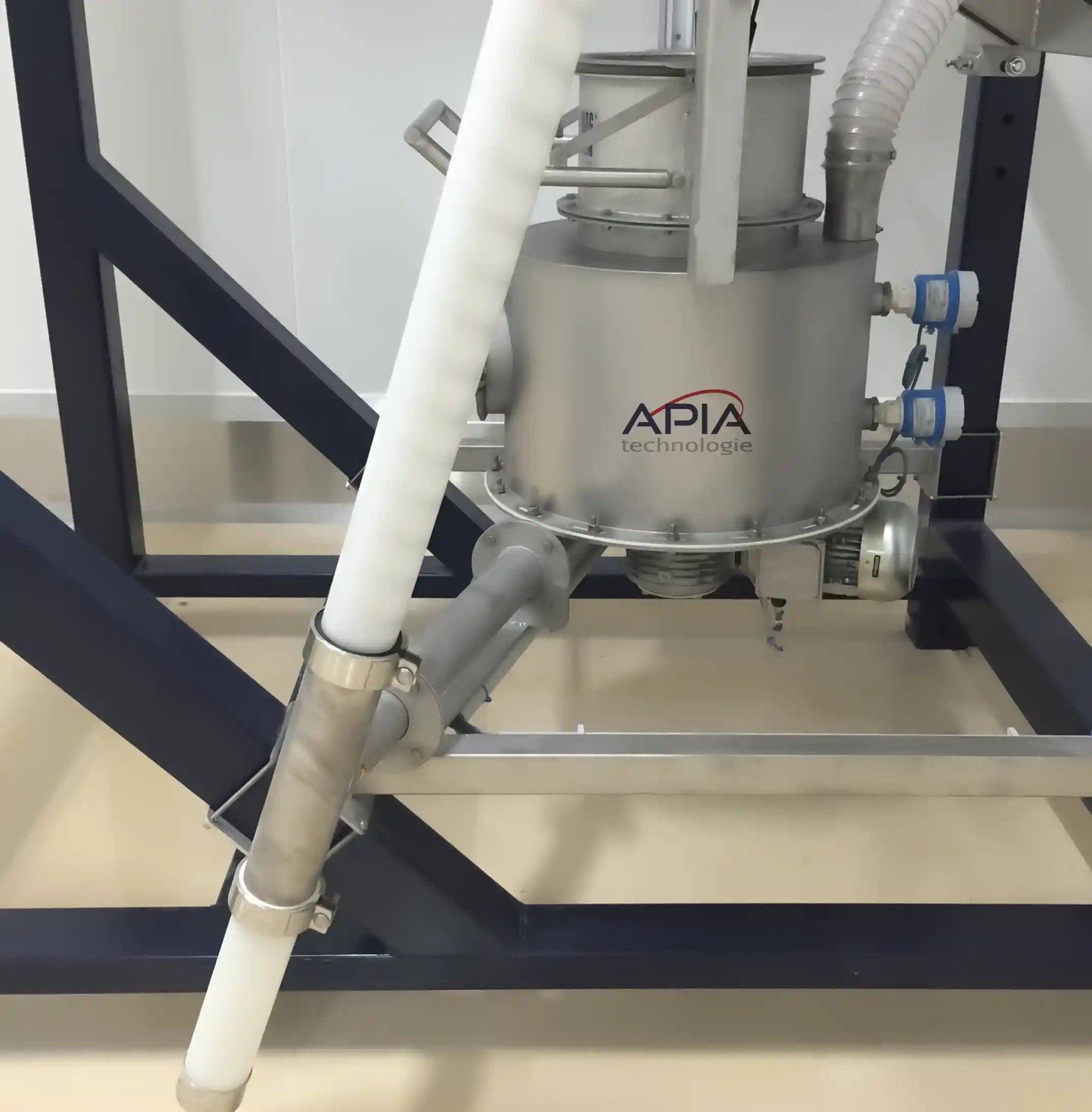 Ensemble T11 pour le transfert des poudres difficiles pour extraire des ingrédients colmatants sous un big-bag