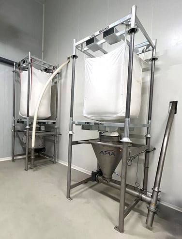 Les deux stations de vidange big-bags pour le sucre et la farine chez Biscuiterie AFA